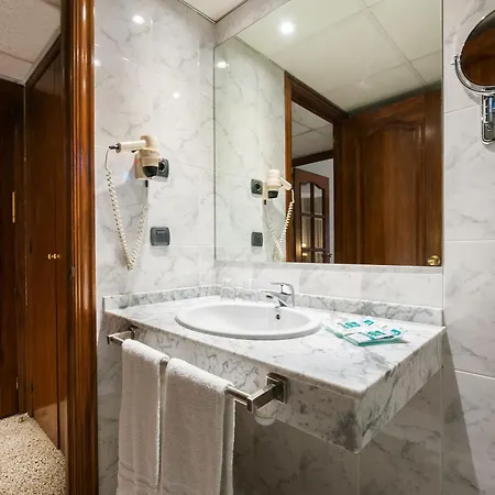 Hotel Gaudi 3*