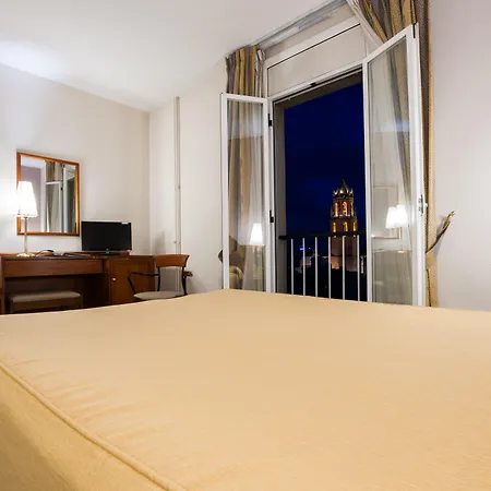 Gaudi Hotel 3*