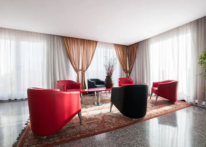 Hotel Gaudi 3*